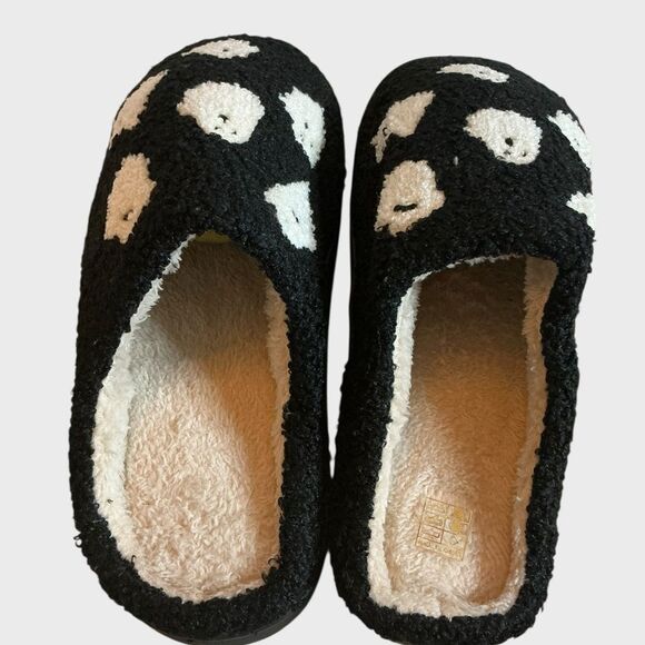 Ghost Slippers - Picture 2 of 4